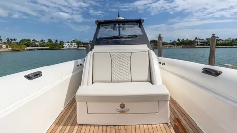 Technohull Explorer 40s photo 7